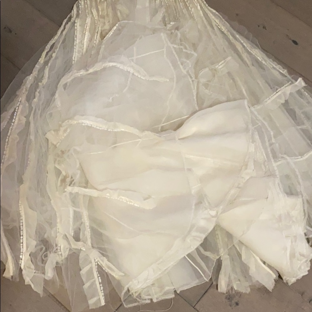 Rare Oscar de la Renta gown - Picture 11 of 16